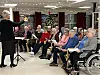 La oss leve-koret med hjelpesangere leverte en flott konsert.