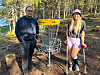 Bård Atle Aasen og Maren Berg er to av de som går i bresjen for å starte en diskgolfklubb.