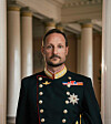 Hans Majestet Kong Haakon VIII før ekstraordinært statsråd på Det kongelige slott.