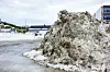 Brøytemannskapet har hatt en krevende vinter, nå påvirker snøhaugene trafikksikkerheten.