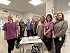 Sanitetsdamer sammen med representanter for legekontoret. Lege Sigrd Skaftnesmo, Bodil Breivik, Rita Olsvik, lege Elisabeth Oddøy, lege Kjersti Bach, Bjørg Sofie Lauvskog, Anne Berit Sylten Johansen, Frøydis Wangsfjord og sykepleier Unni Øvereng.