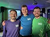 Åsmund Gevik (på bass), Vemund Korssjøen Gartland (på vokal, keyboard og trekkspill) og Jonas Finanger (på gitar) er alle fargerike karer, på sine ulike vis.