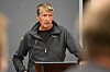 Sture Karlsen (Ap) med klar tale fra talerstolen.