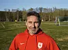 Gunnar Hemming har et langt fotballliv bak seg – og spiller fortsatt. Her avbildet før kampen mot Nærøy tidligere i april. Lenger ned i artikkelen har vi hentet fram arkivbilder som viser en fotballkarriere som strekker seg over flere tiår.