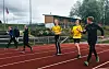 Kappgang er en øvelse som trenger flere utøvere. Iver Juul og Joel de Vries i gule KIL-drakter syntes det var krevende, men moro.