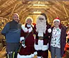 Arrangører Jan Erik og Ilse Johnsen Skogsøy sammen med nissefar Roger Gullvik Evensen og nissemor Kristin Pettersen.