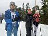Abdulbaset, Anna og Ingrid fra Kolvereid liker å gå på ski.
