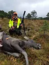 Isak Ramstad har skutt sine første to elger i sin jaktkarriere på valdet som er i Strand-området.