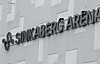 Det var på dette skiltet ved Sinkaberg Arena at krykkjeegg og reir ble fjernet. Hendelsen førte til straffesaken mot kommunen og flere ansatte.