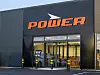 Power-skiltet har kommet opp på fasaden, og det nærmer seg åpning av den nye butikken på Marøya.