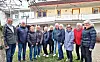 Fra venstre: Daglig leder i Nærøysund kommunale Boligutleie KF Roar Ulsund og styreleder Arne Johan Sørvik. Så kommer styret i Rørvik sanitetsforening fra venstre: Eva Heimsvik Anthonisen, Inger Westvik, Margith Solheim, Wenche Eriksen, Valborg Jakobsen, Bente Moe Forås, Janne Tørrum, Anny Kvalø, Agnes Nergård.