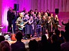 Rørvik gospelkor ga god støtte til Ole Børud.