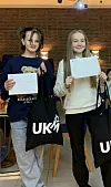 Maja Chawsta og Julie Vardehaug vant goodie-bags.