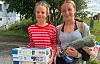 Alma Hestad Lauritzen og Martine Dille var tidlig ut på åpningen og fant noen kupp på brukthandelen.