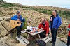 Da Trond Giske gjestet Leka i 2021, viste Bjørn Sigurd Larsen fram noe av det kulturelle som Leka har å by på, med kortversjonen av 'Ørnerovet' og en låt fra musikalen. Her sammen med daværende fylkesordfører Tore O. Sandvik.
