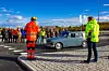 Varaordfører i Nærøysund, Terje Settenøy, fikk ta den første runden i rundkjøringen.