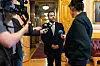 Masud Gharahkhani blir intervjuet på Stortinget