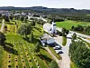Tyveriene på gravene ved Kolvereid kirkegård har satt sinnene i kok blant de som besøker gravene.