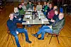 Linn Ofstad, Kari-Anne Dekkerhus, Walter Grunnan, Mikkel Langøyen Gravseth, Andreas Øvergaard, Stein Bjørnes, Freddy Johansen, Ulf Grande, Bernt Audun Hellesø og Kirsti Dekkerhus har begynt å øve til revyen. Fremst sitter musikerne Alf Sørenmo (venstre) og Jørgen Grindvik (høyre).