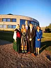 De fem fra NUS som gikk ut ved MDD nå i vår, bilde tatt på avslutningsdagen. Marie Laugen, Katrine Setran, bak Jakob Moen, Eivind Duun Myhre og Kirsti Sæternes.
