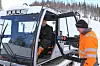 Liten peptalk før løypene skal kjøres. Jim Aarmo og Terje Bøkestad er de to som sørger for at fastboende og gjester kan får oppleve flotte løyper på Bindalseidet.