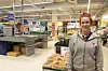 Butikksjef Line Renate Riise har hatt en travel dag etter at varsel om stengning av skoler og barnehager ble kjent.