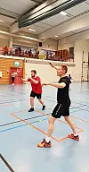 Magnus Eidshaug (rød t-skjorte) fra Rørvik IL og Fred Moen fra Kolvereid IL tok en sølvmedalje i herre-double C under helgas turnering på Grong.