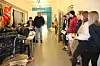 Elevene besøkte blant annet ulike stands hvor representanter for skole og næringslivet fortalte om mulighetene.
