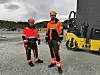Tor Øystein Arnøy og Thomas Markussen forbereder asfaltering utenfor Comfort på Marøya.