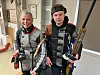 Hanne Lill Sørø og Oliver Nyheim Pettersen er ganske ferske i skyttersporten og representerer Vikna skytterlag.