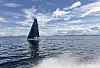 En av seilbåtene på vei nordover langs Trøndelagskysten under torsdagens etappe i Island Offshore – Race to the Arctic.