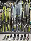 Blant tilbudene er 40% på utvalgte ski hos Sport1 Holand.
