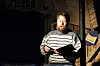 Tore Granås fra Turneteateret i Trøndelag er fortelleren i denne oppsetningen.