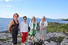 Wenke Ryan (Bindal Ap), ordfører Britt Helstad, Catrine Gangstø (Peacepainting) og Mona Nilsen fra Nordland Ap var i 2021 på befaring på tomta der det er tenkt at Peacepainting Centers atelier skal bygges. Nå ønsker Nordland fylkeskommune å bidra med midler til prosjektet.