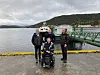 Leder i Rådet for personer med funksjonsnedsettelser, Brynjulf Flasnes sammen med maskinist Lars Ola Hindberg (fra venstre), skipper Truls Øren og Vidar Hop.