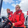 Ute for å lære og observere. Ådne Strøm (t.v) er operativ leder på Kolvereid mens Siv Steffenakk er administrator fra Brønnøysund. Fotograf: Susann Sollid