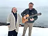 Bindalspresten Ann Kristin Hansen ser fram til konserten i Vassås kirke med Odd Walter Bakksjø og band.