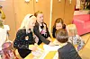 Ane Olsen og Ingrid Edvarda Williksen var blant de som tok seg av loddsalget.