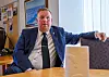 Ordfører Amund Hellesø beskriver dagen som en sorgens dag, og mener Norge har mistet en konge som har satt dype spor etter seg.