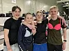 Fra venstre: Robin Sandnes, Endre Edvardsen, William Elias Nygård Nordheim og Johannes Strøm Johansen fra 8B tok kanskje ikke gull i volleyball – men i bikini-kreativitet var de i en egen liga.