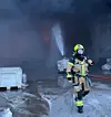 Brannmann Petter Marius Hovelsen i aksjon.