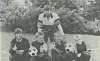 Smågutter fra Nærøy som var klare for Norway Cup i 1986. Jarle Strandval, Frank Robert Sandnes, Jan Tore Eidshaug og Rune Sandnes. Bak er oppmann Arild Ottesen.