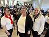 Arrangementskomiteen ønsket velkommen til nyoppusset hus: Anita Marø, Lill Hege Thomassen og Tove Haug.
