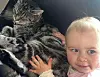 En lykkelig gjenforening: Amelia fikk endelig holde rundt Luna igjen.