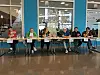Panelet som deltok i debatten ved Ytre Namdal videregående skole. Fra venstre: Arnstein Esphaug Moen (AUF), Tina Evelyn Buvarp (Senterungdommen), Guro Holm Skillingstad (Unge Venstre), Mathias Lothe (Unge Høyre), Fredrik Steimler (Fpu) og Bendik Forsaa Geving (SU). Alfred O. Fonn fra KrfU og Johan Dalgrav fra Rød ungdom møtte ikke.