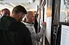 Stig Inge Bjørnebye signerer veggen.
