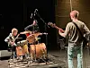 I musikkskolen har unge og eldre elever fått lære nye instrumenter.