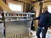 Slik ser kalvebingen ut når den er sammenslått. Den bygger bare 17-18 centimeter ut fra veggen. Plassbesparende med andre ord.