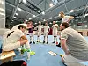 Det diskuteres taktikk i pausen i futsal-kampen mellom Kolvereid og Rørvik.