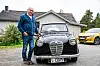 Hvem er størst og sterkest her. Frits Ivar Halsen eller hans 1954 Austin A40.